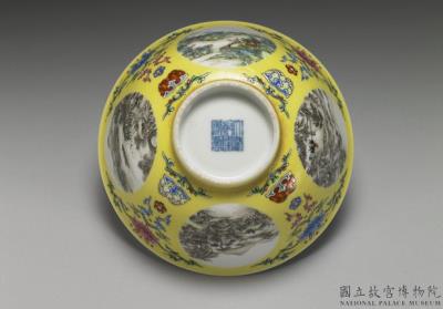 图片[3]-Pair of food bowls in yang-ts’ai enamels in yellow ground incised with pattern of flower brocade and landscape decor 1743 (Ch’ien-lung reign)-China Archive